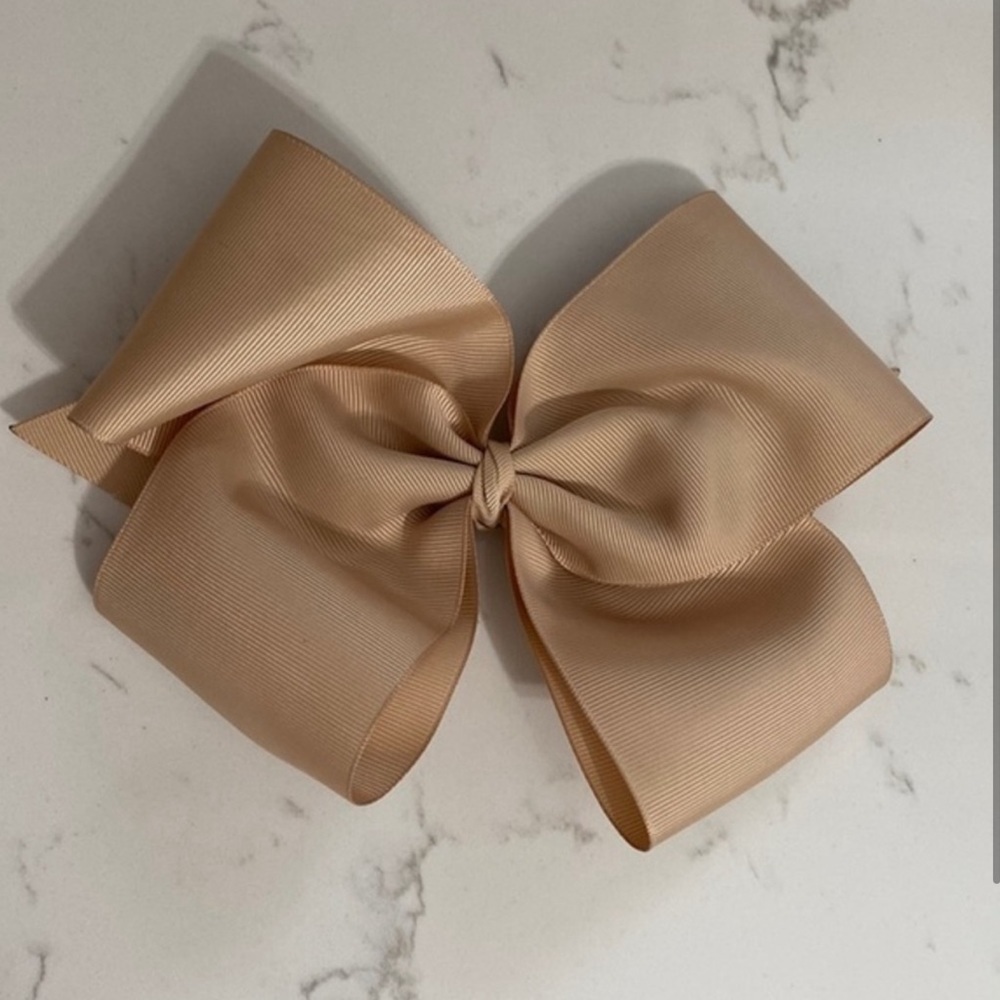 Baby accessories, bows, hats bundle - Picture 3 of 5